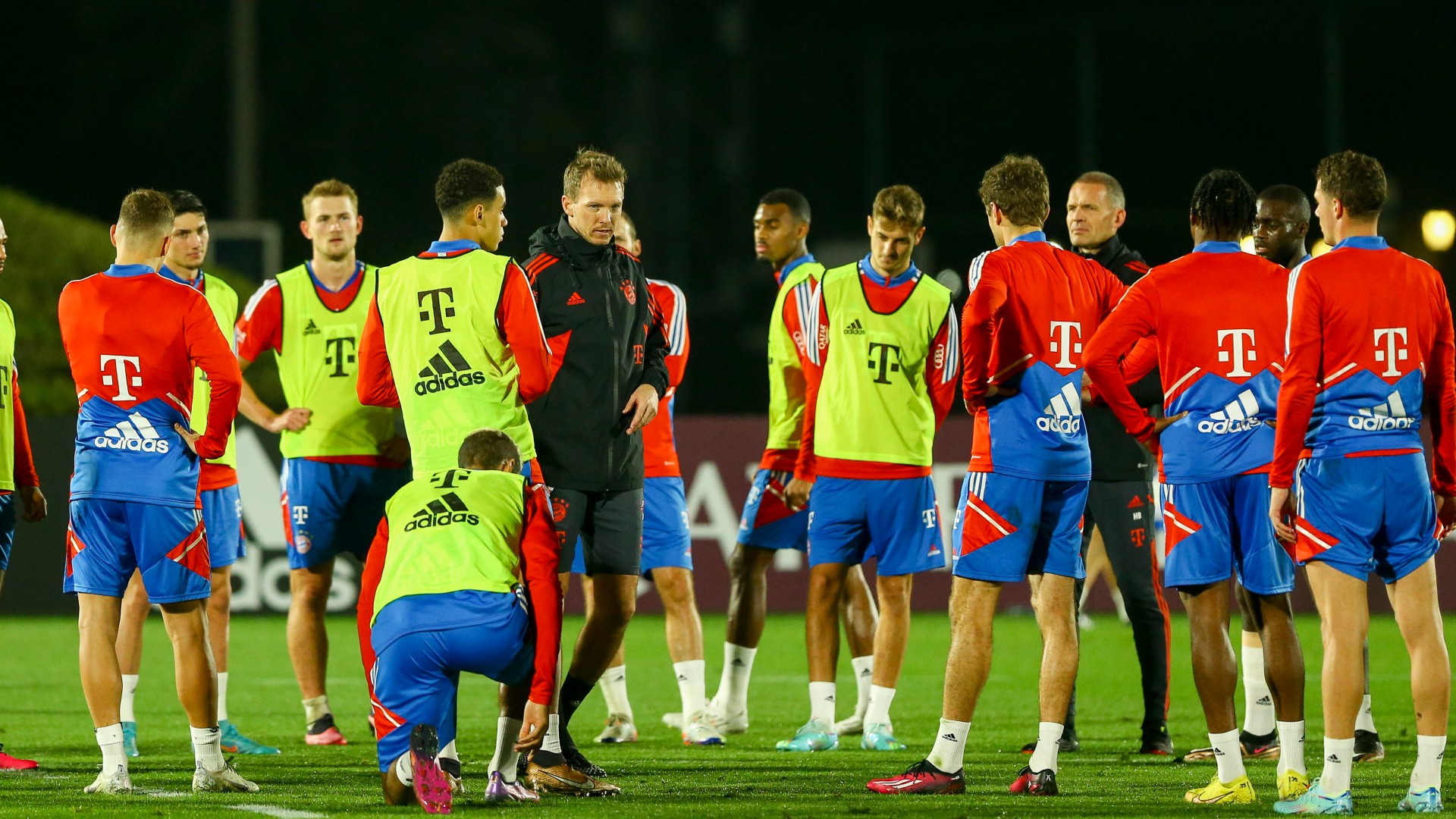 Julian Nagelsmann trains Bayern's squad in Doha