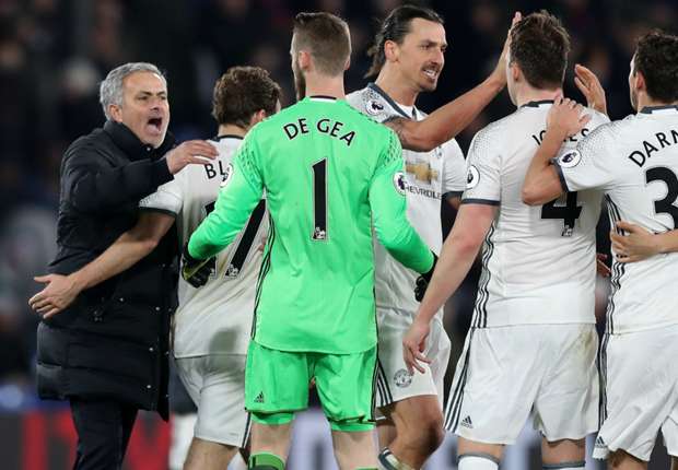josemourinho-cropped_1d4miaava4ucv1enh28jgrtztz.jpg