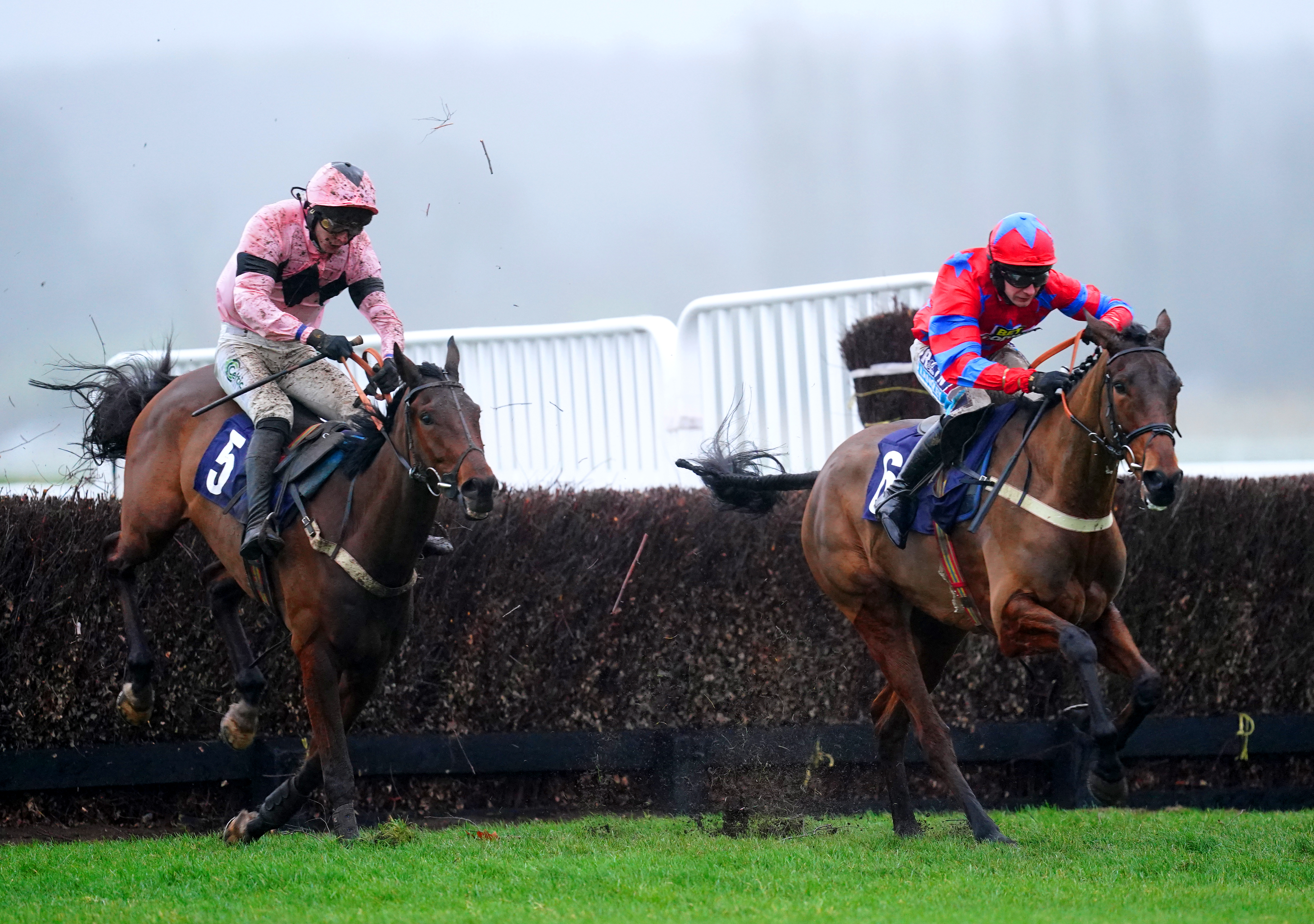 Issar d’Airy (left) had to battle hard to win again