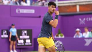 Alcaraz battles to first round win over Cerundolo at Queen's Club