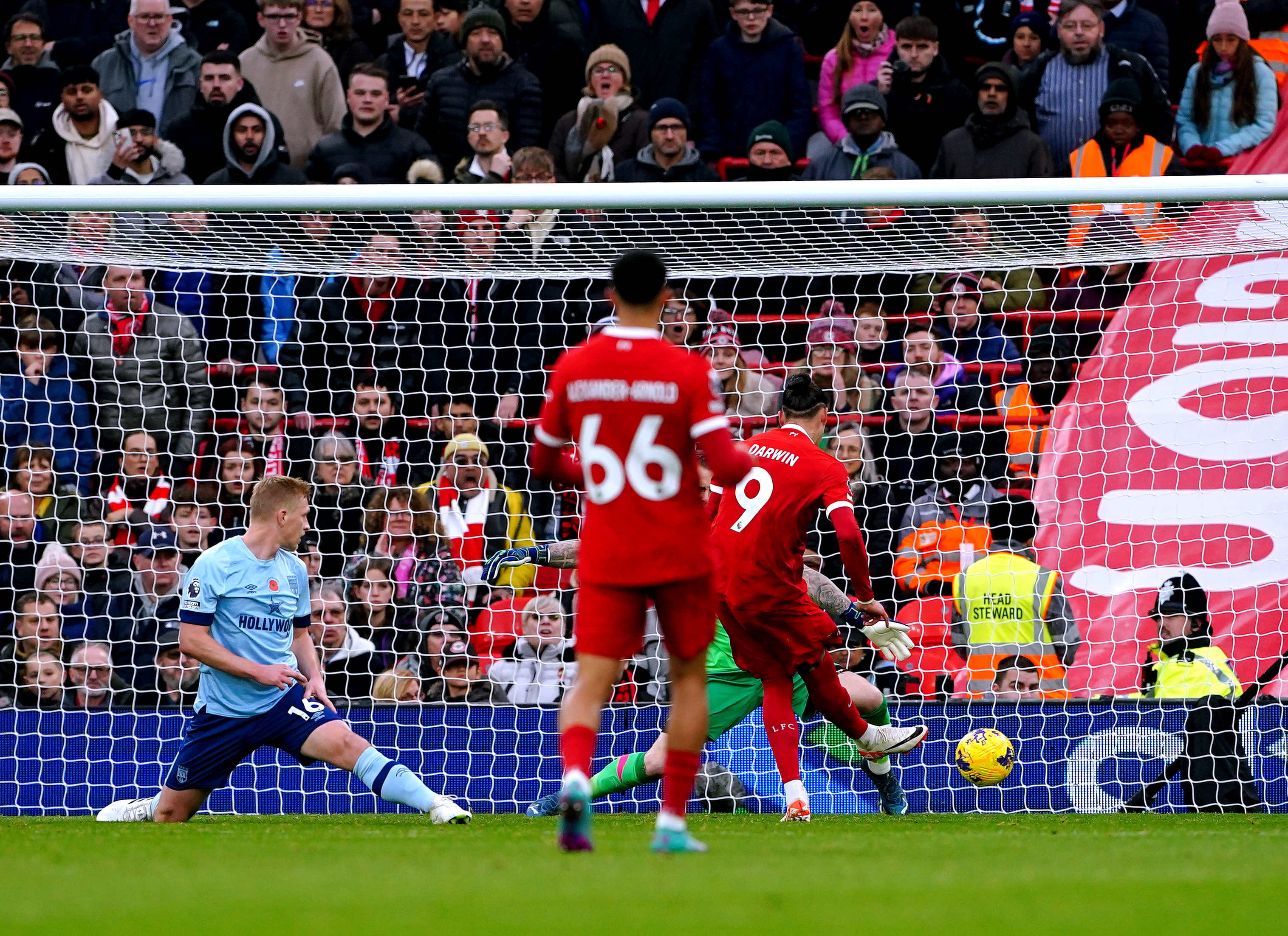 Liverpool’s Darwin Nunez shoots