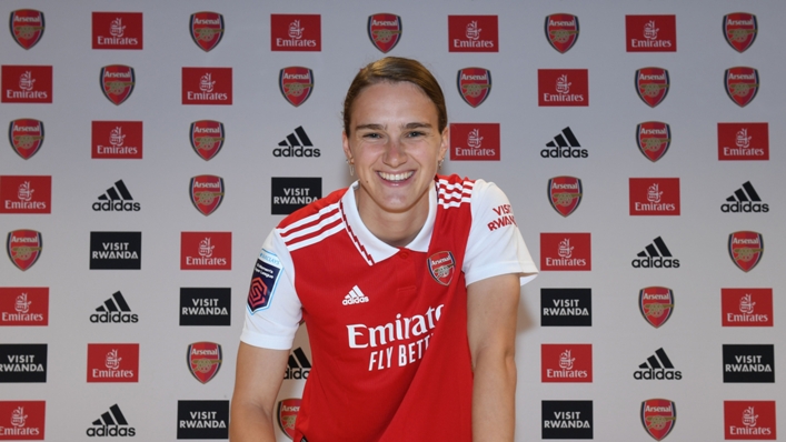 Vivianne Miedema has signed a new deal with Arsenal