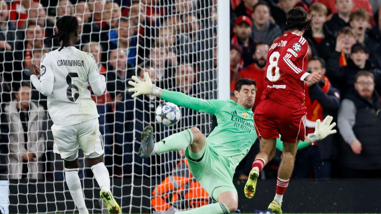 Alonso hails Courtois as 'best in the world' following Anfield highlight reel