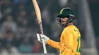 De Kock leads South Africa to big response before India collapse