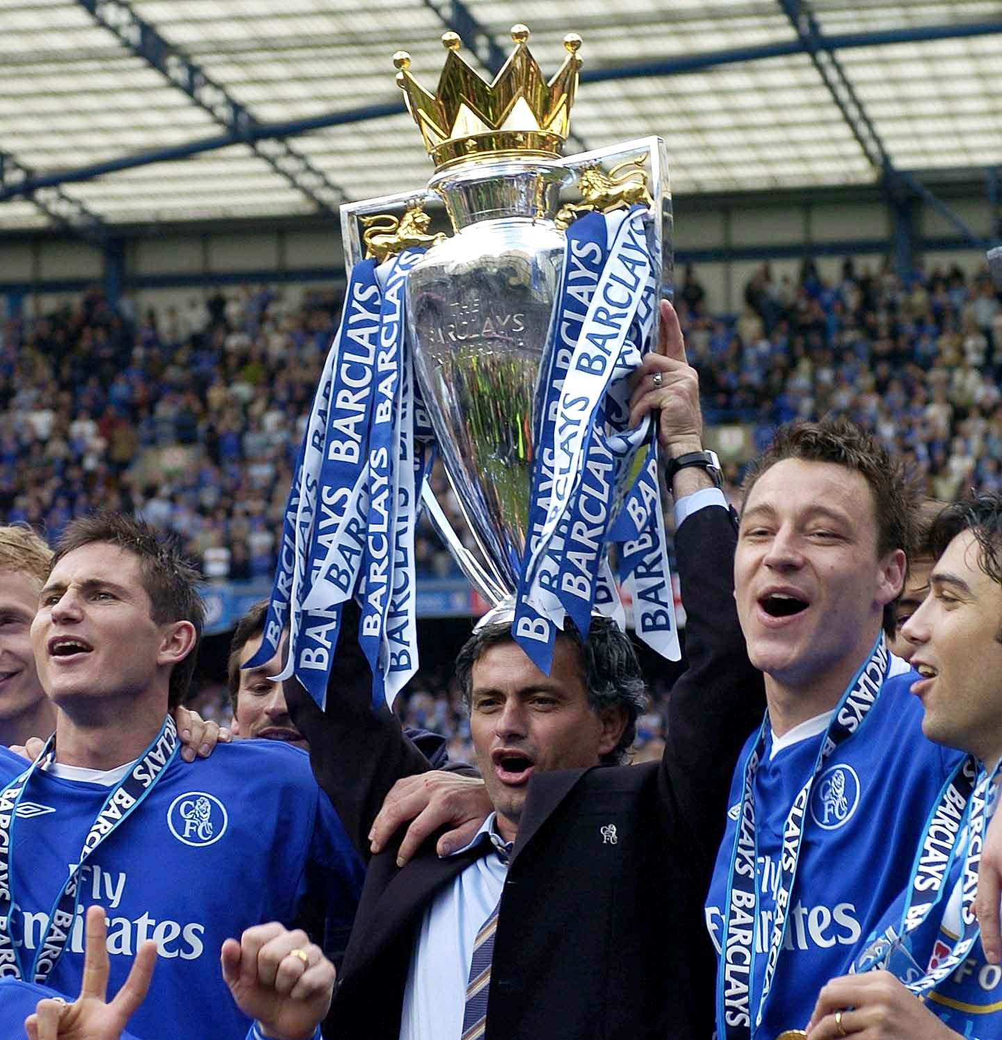 How do Manchester United’s current European struggles compare to 2005-06 woes?