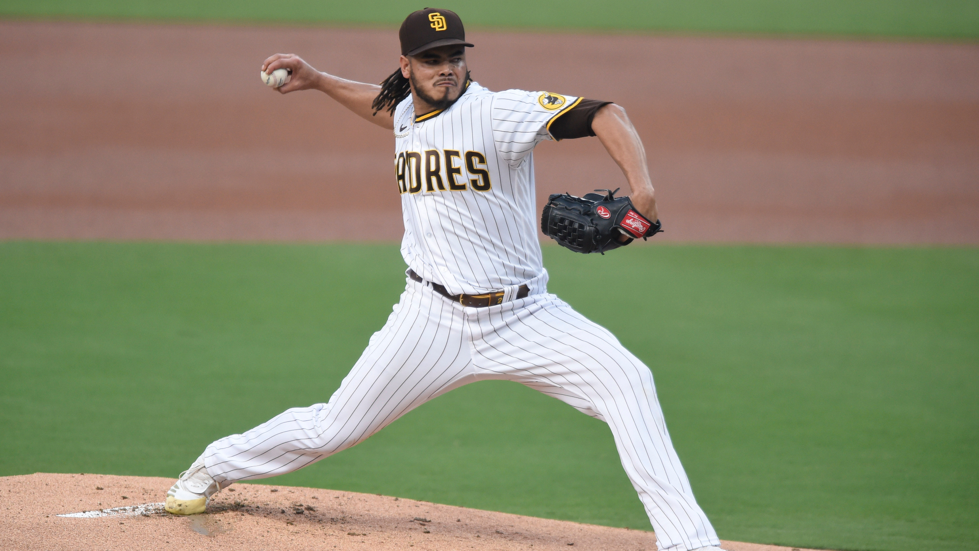 Padres win eighth straight to close gap to Dodgers, Orioles snap losing streak