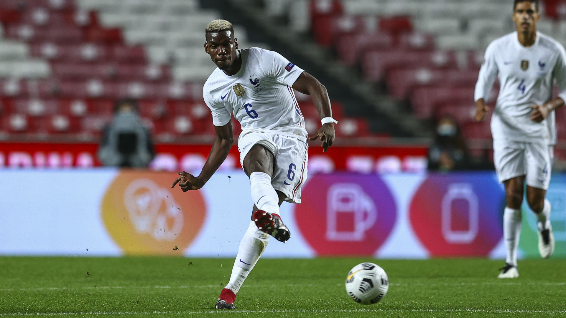 'Magical' France give Pogba respite from Man Utd woes
