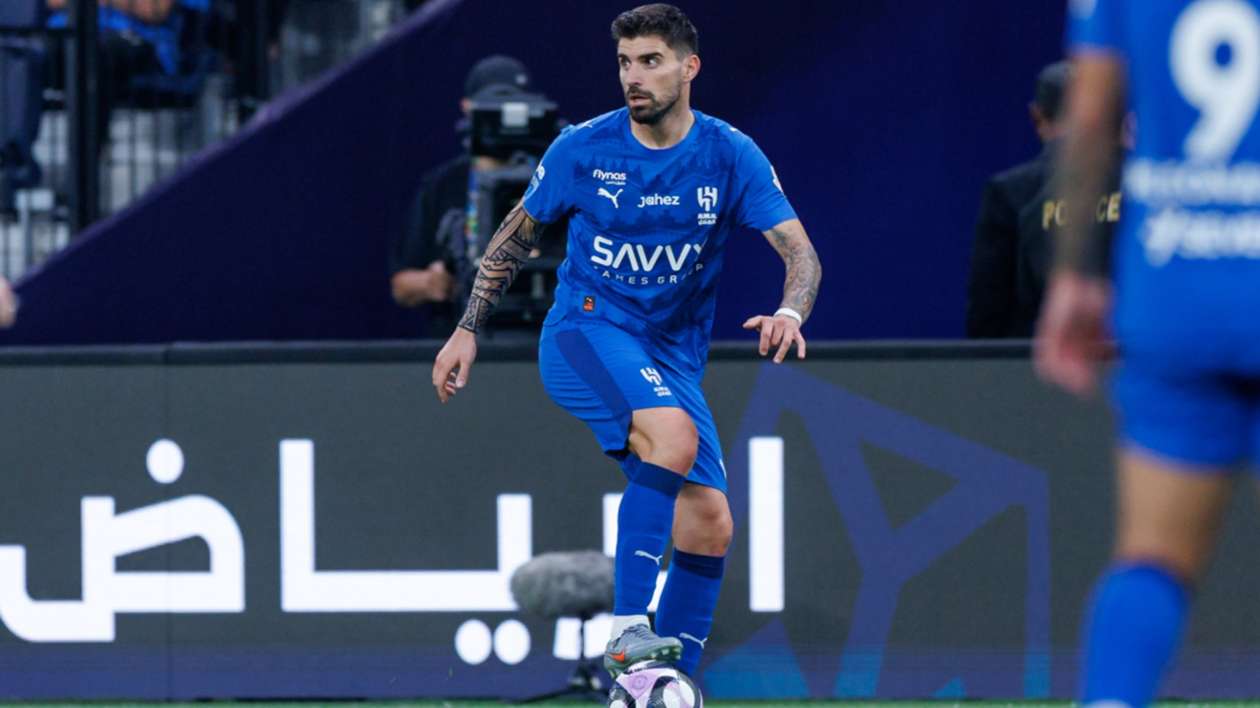 Al-Najma 2-4 Al-Hilal: Neves goes from zero to hero in eventful victory