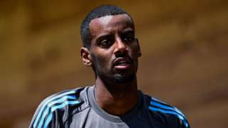 Isak named in Sweden squad despite ongoing transfer saga