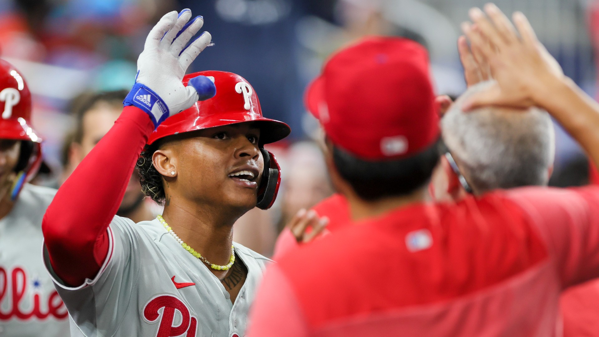 MLB Roundup: Philadelphia Phillies win 13th straight road game