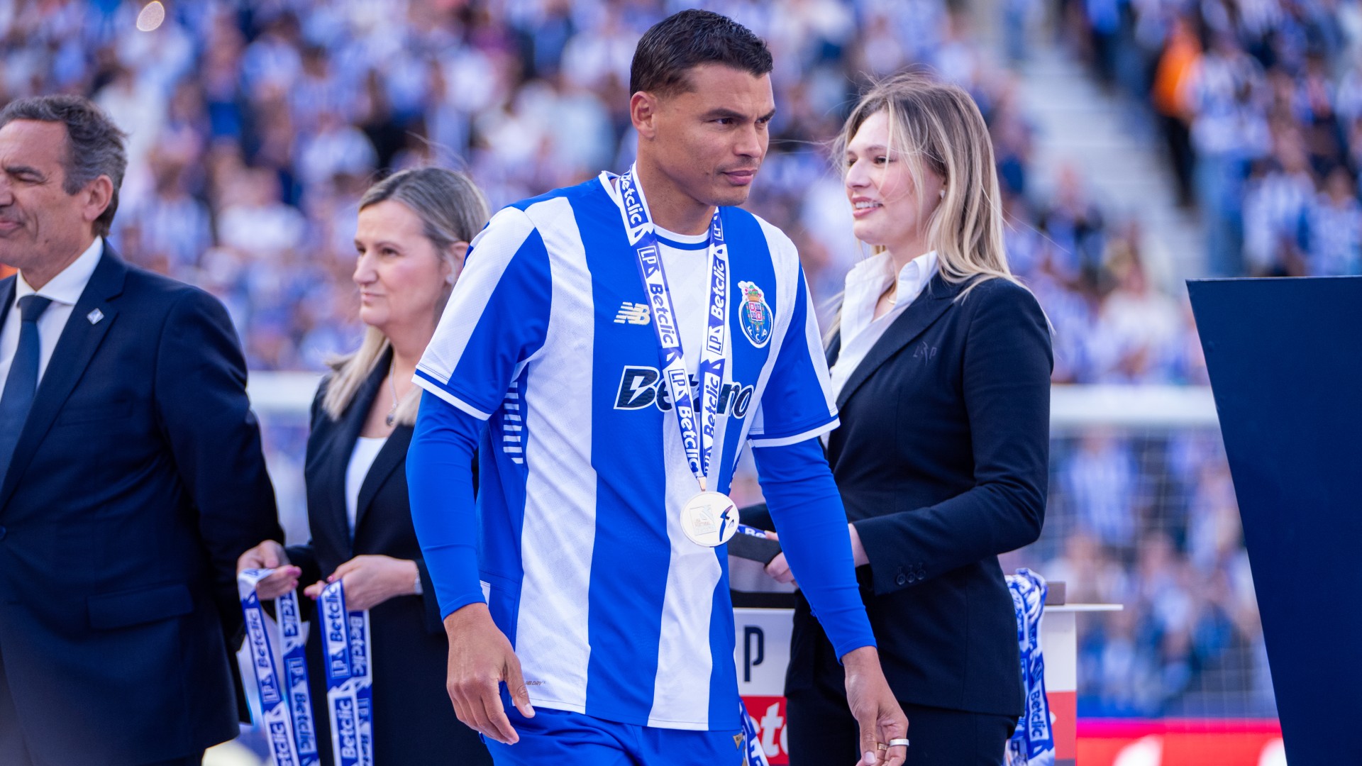 Thiago Silva calls time on brief Porto return