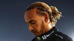 Lewis Hamilton continues to refuse to remove his jewellery