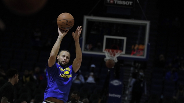 Stephen Curry warming up before win against Orlando Magic