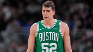 White hails 'ultimate competitor' Garza in Celtics victory