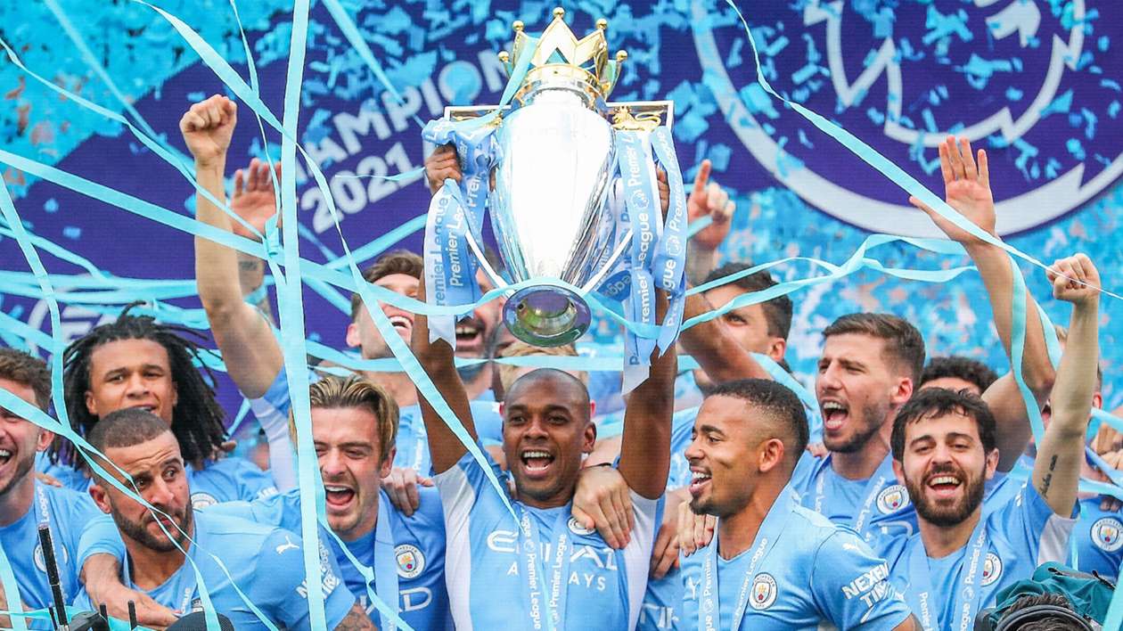 Former Man City midfielder Fernandinho announces retirement