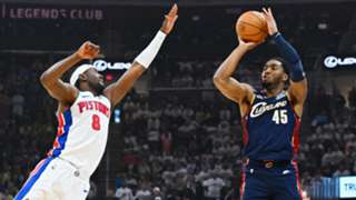 Mitchell catches fire as Cavs pull even with Pistons