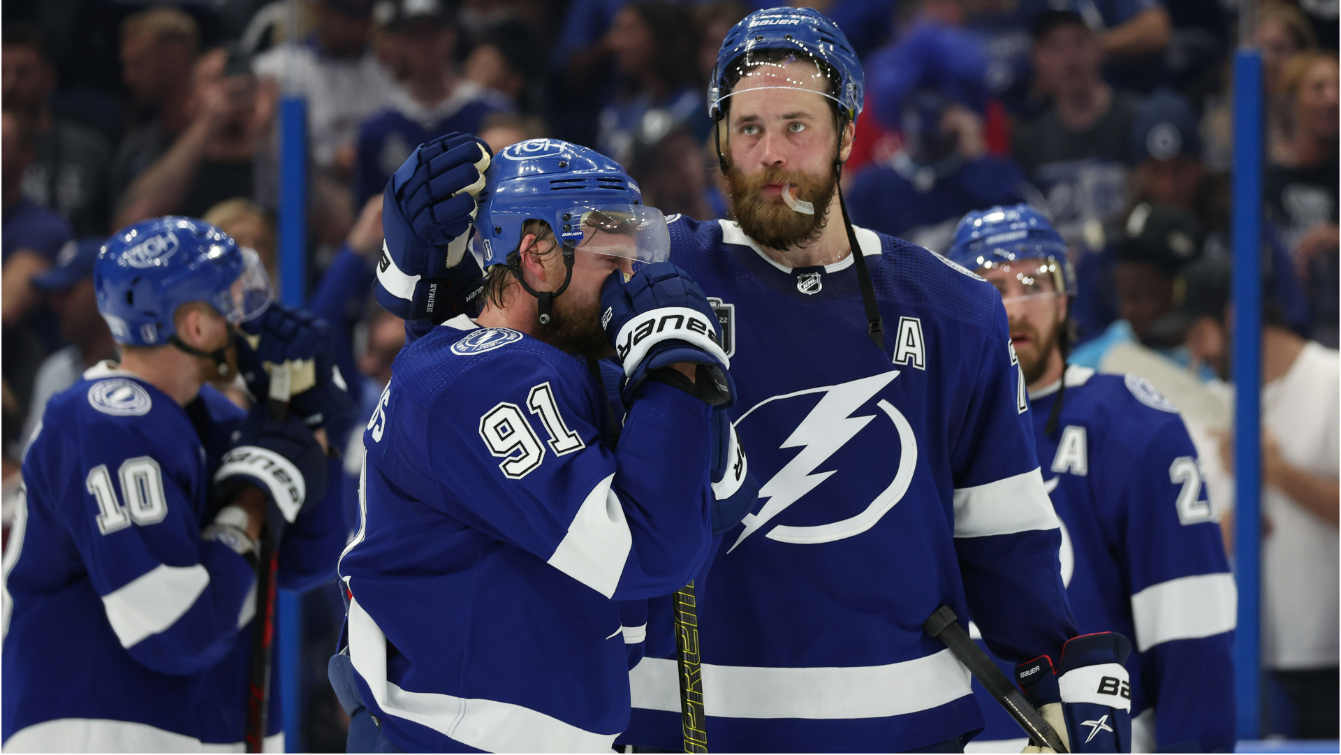 Steven Stamkos (left) is consoled by teammate Victor Hedman after losing in the Stanley Cup Final