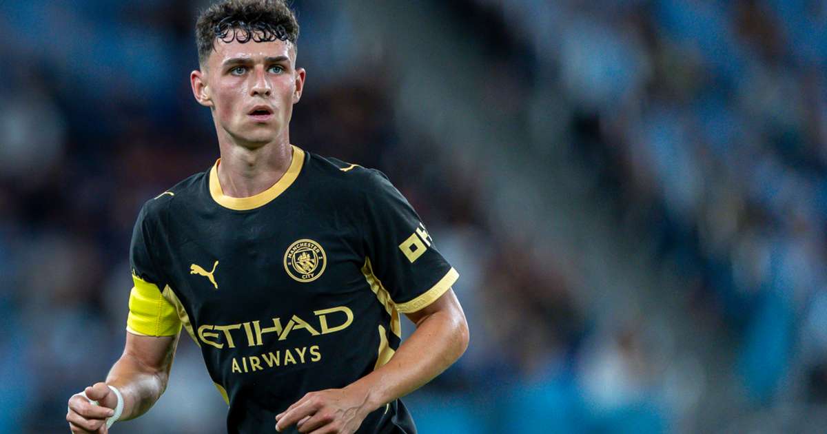 Phil Foden in action for Manchester City