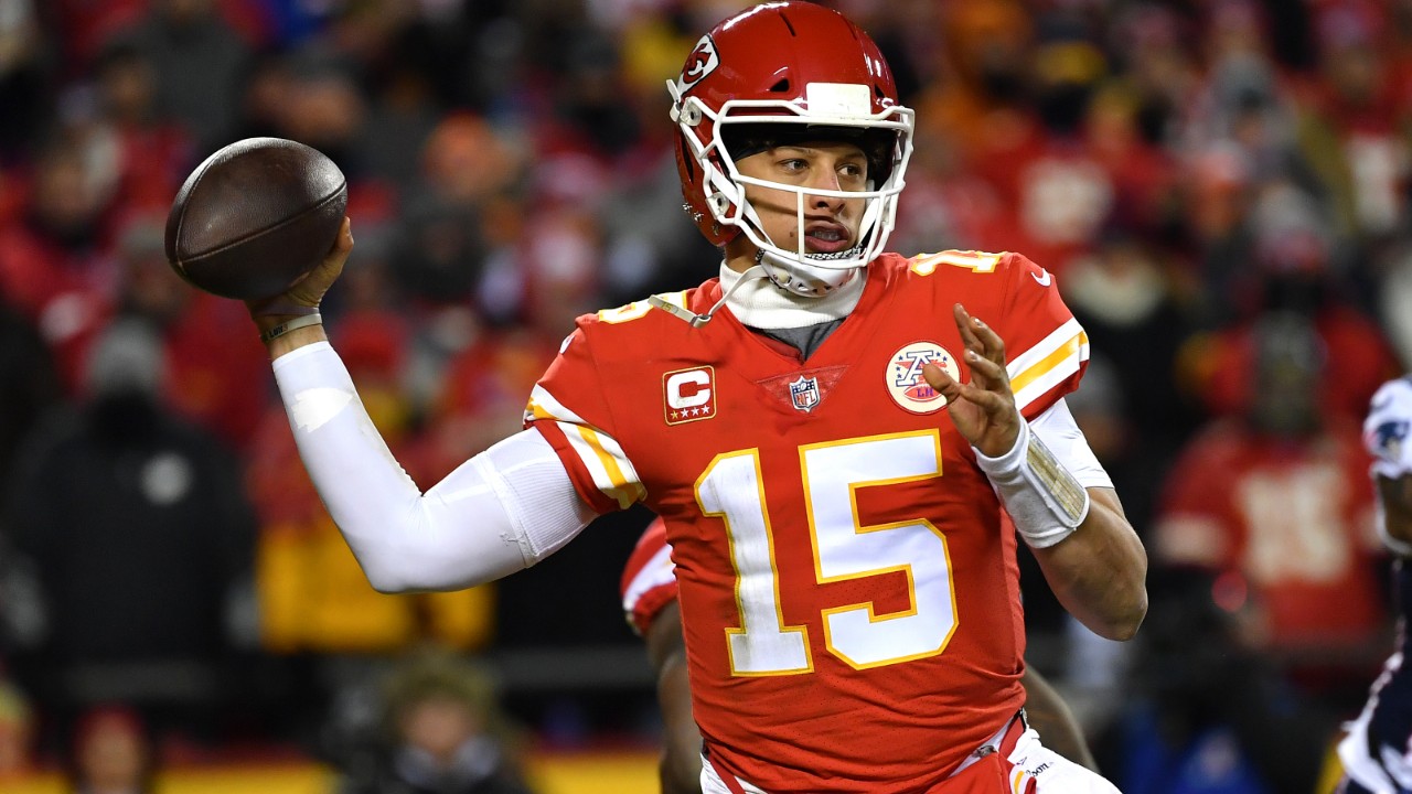 patrick mahomes throws 80 yards at pro day