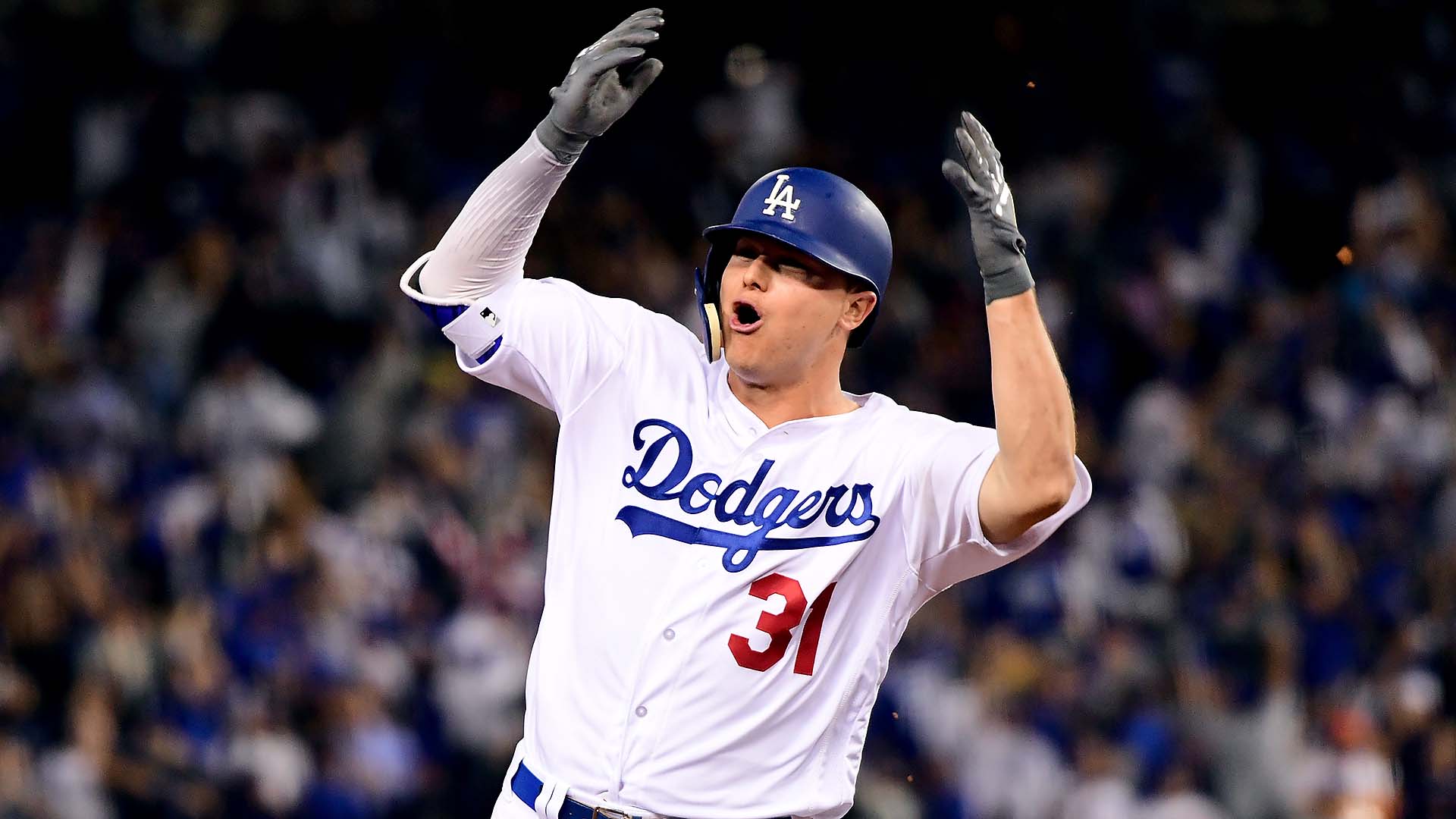 World Series Game 6: Fan misses Joc Pederson's HR ball, which hits wife in stomach ...