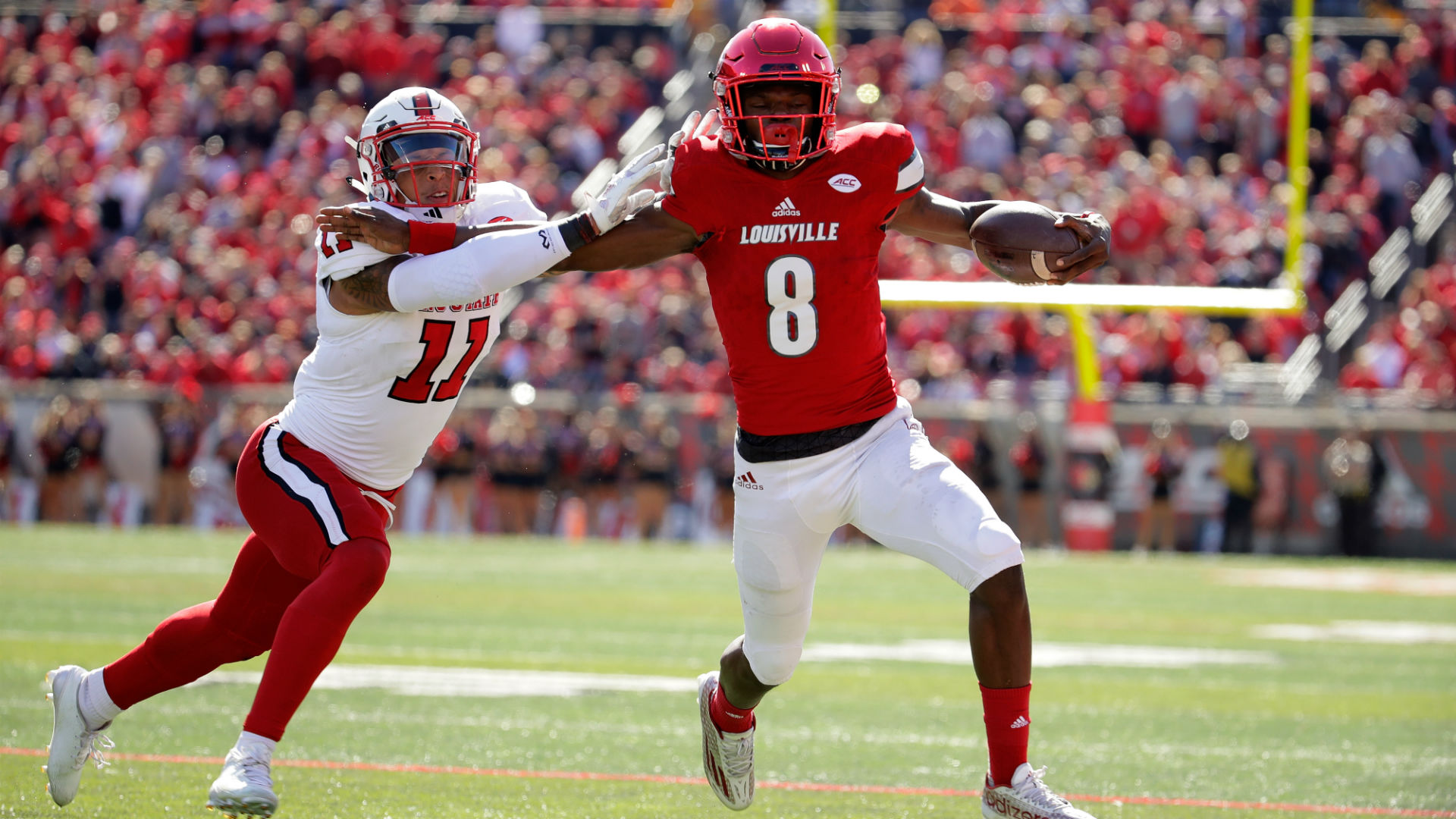 Top 25 live updates: Lamar Jackson returns to dominances vs. NC State ...