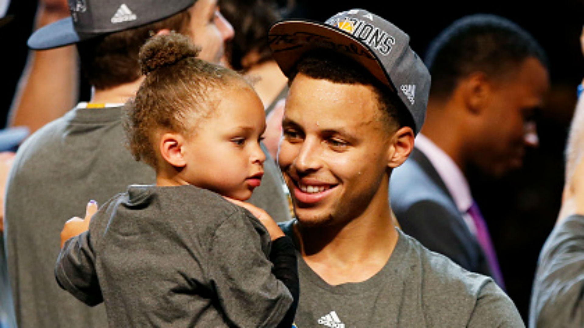 Riley Curry tells dad Stephen it's 'my turn' during NBA championship ...