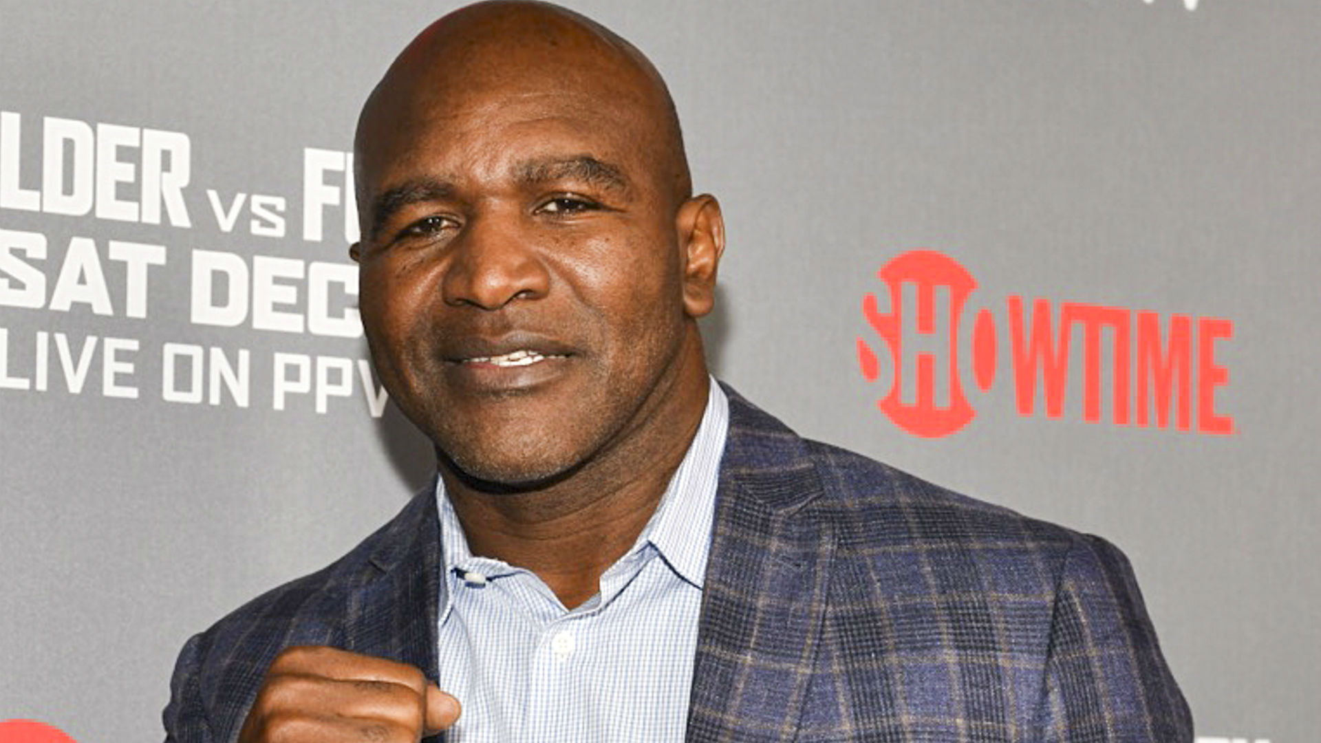 Evander Holyfield adds punch to Carolina Hurricanes' 'Storm Surge ...