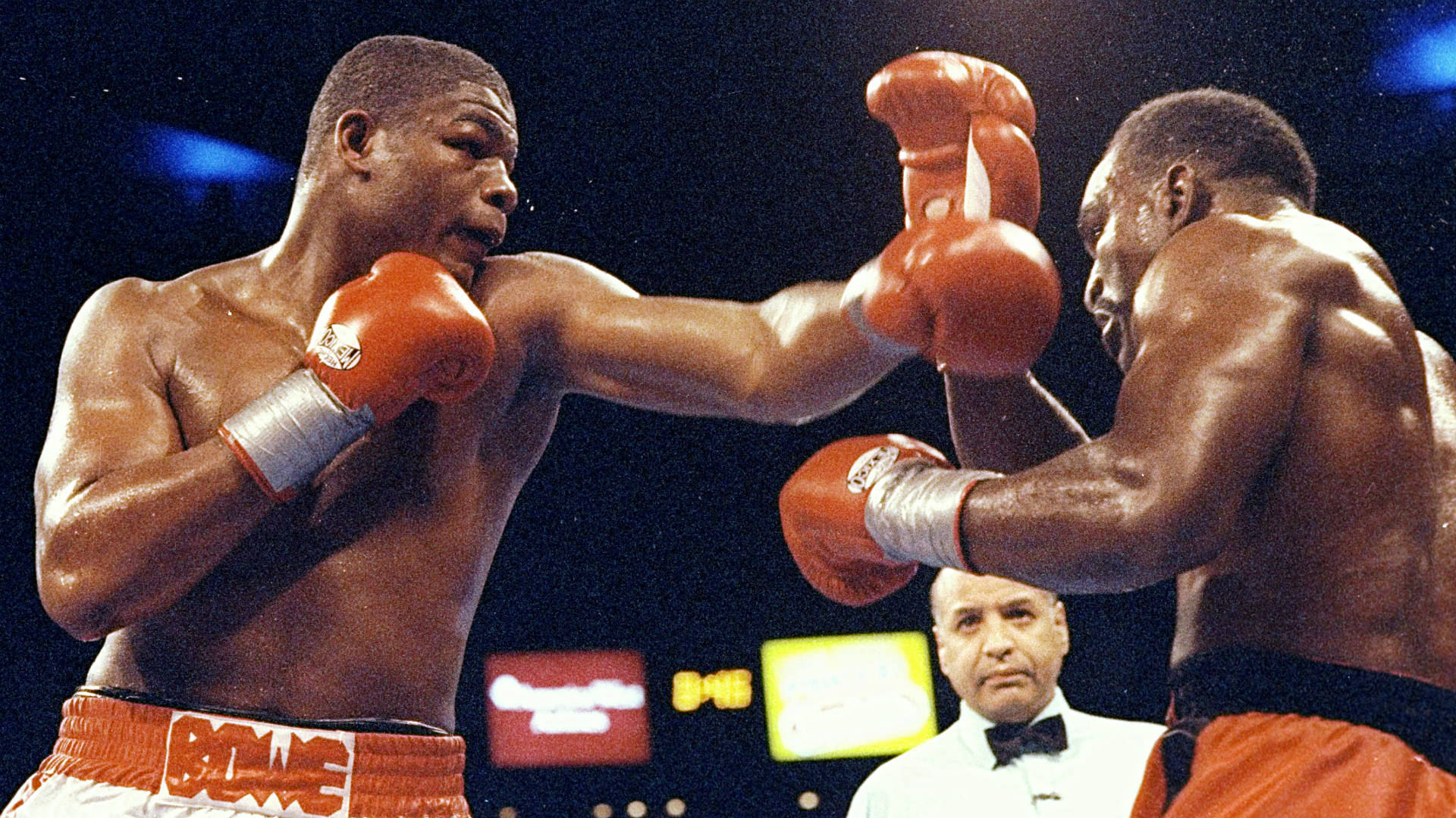 Reliving The Epic Fight Between Evander Holyfield And Riddick Bowe 25 ...