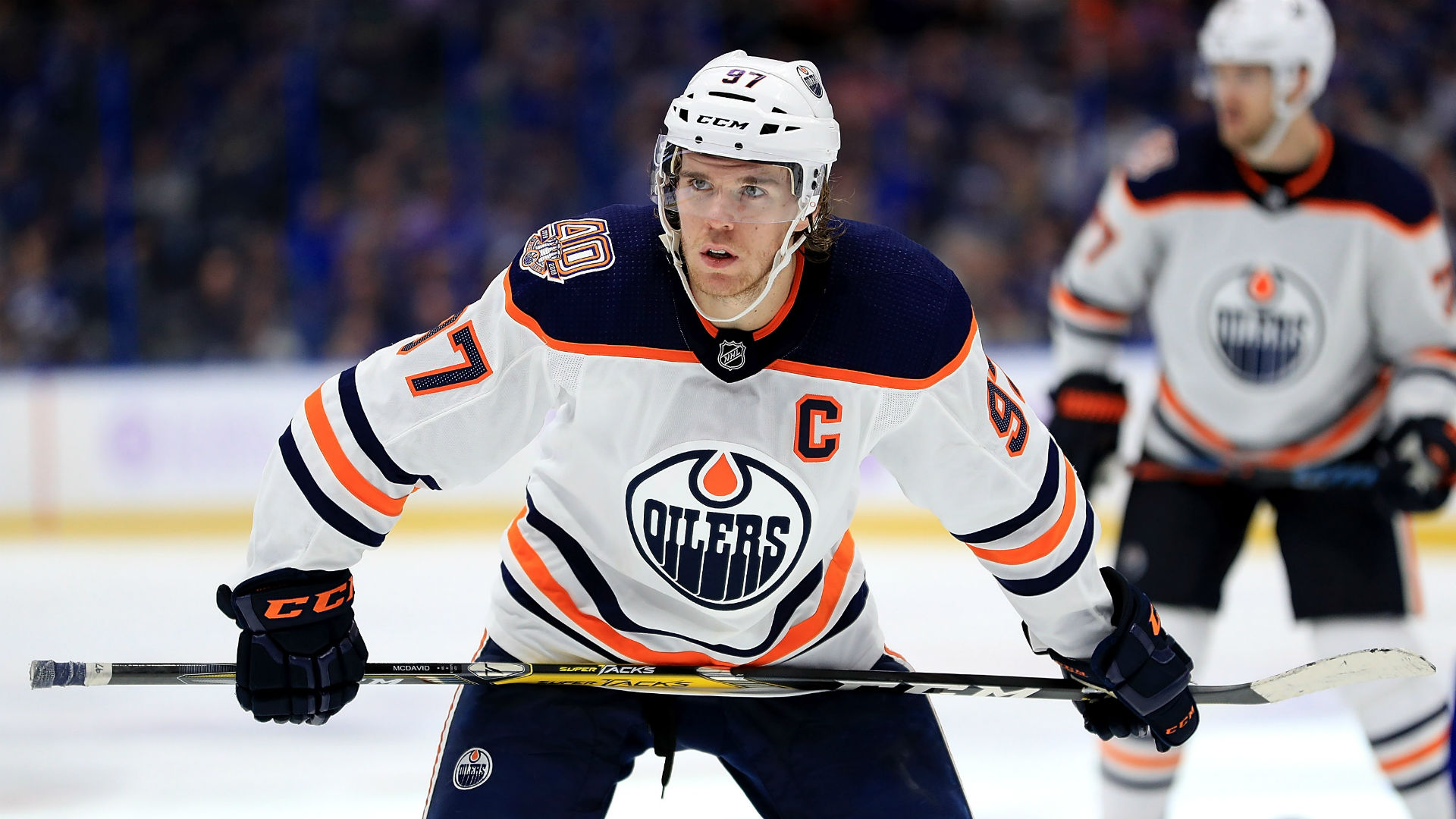 Connor McDavid's goal, two assists leads Oilers to win in Ken Hitchcock