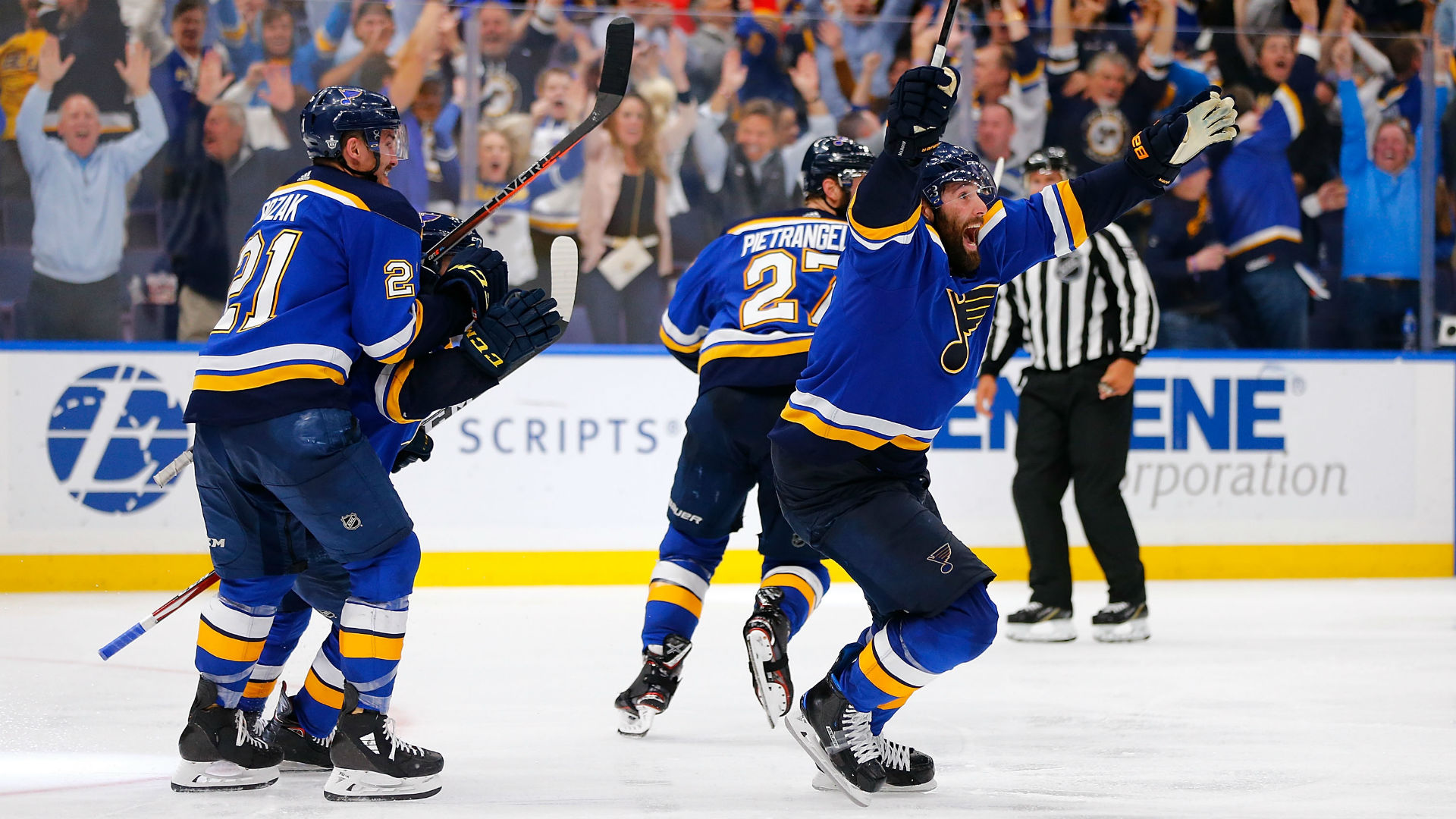 Pat Maroon's son gets emotional after dad scores series-clinching goal ...