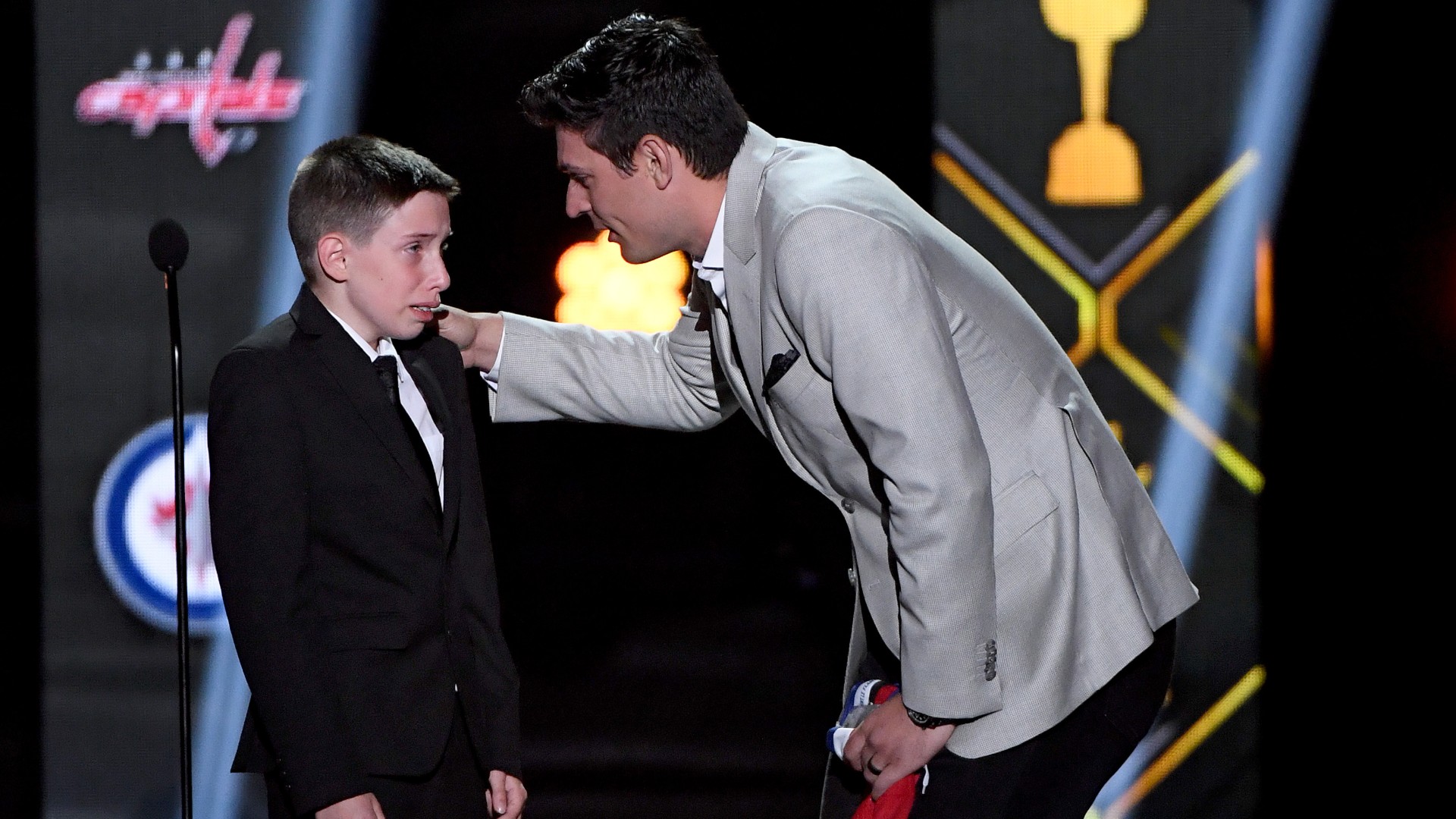 flipboard-nhl-awards-2019-canadiens-carey-price-surprises-young-fan