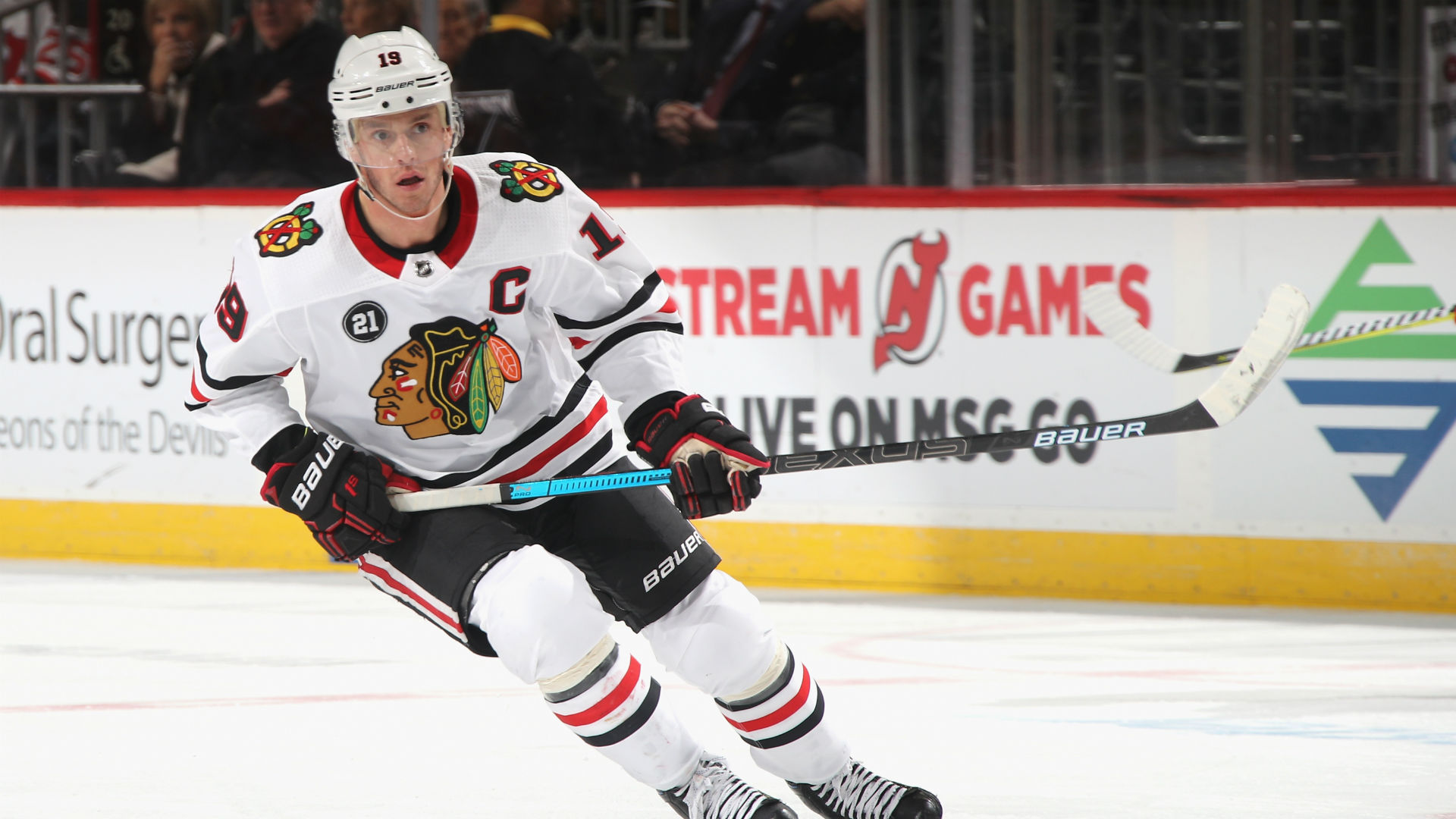 Blackhawks' Jonathan Toews nets hat trick in win over Capitals ...