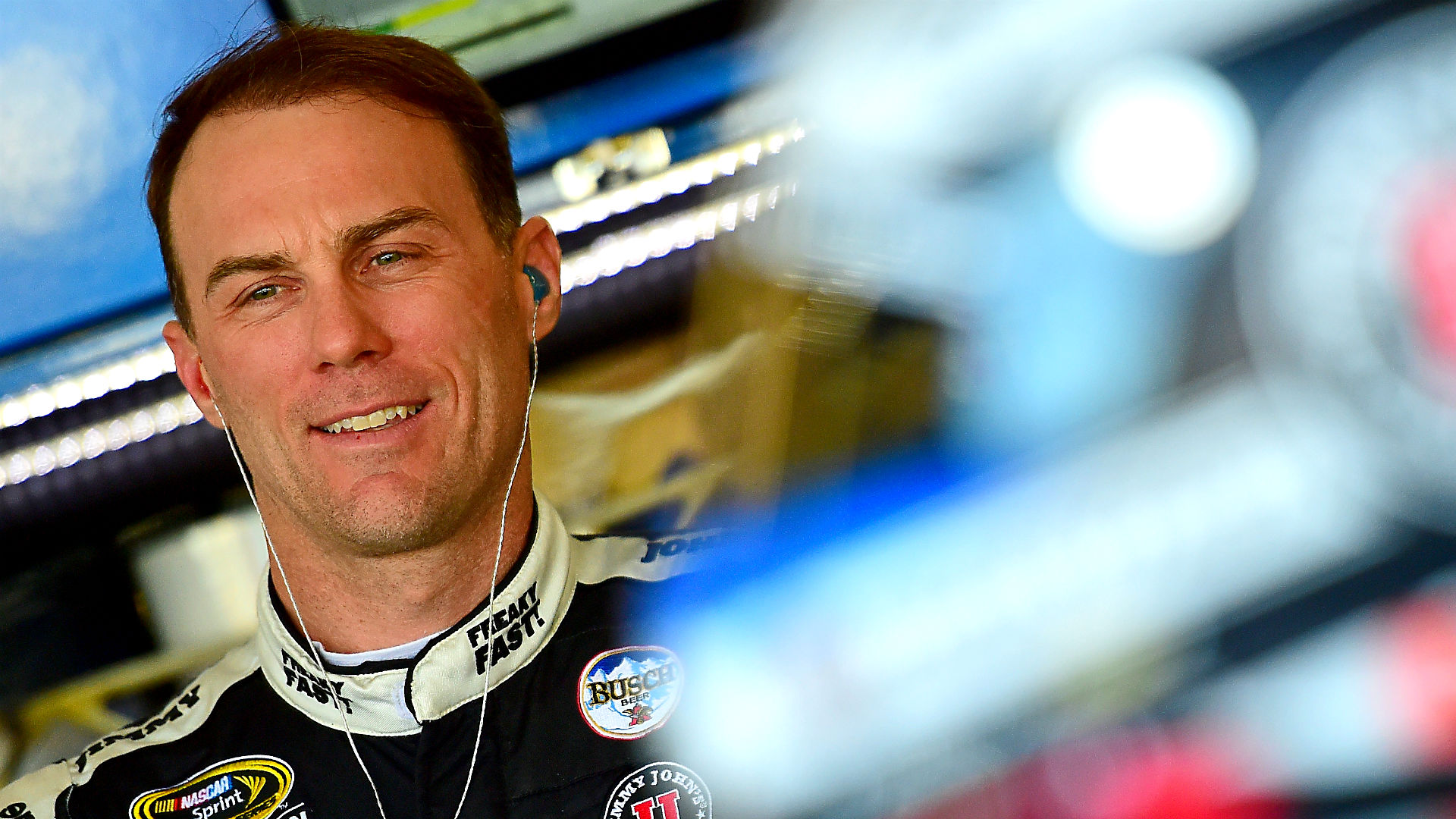 Kevin Harvick nips Carl Edwards for yet another victory at Phoenix ...