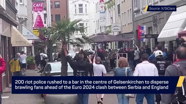 Chaos in Gelsenkirchen: gevechten tussen de Engelse en Servische fans