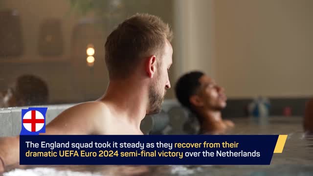 Thumbnail for article: Engelse selectie duikt het zwembad in daags na halve finale tegen Oranje